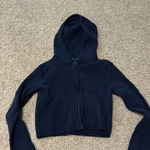 Brandy Melville cropped dark blue zip up hoodie size small-medium
